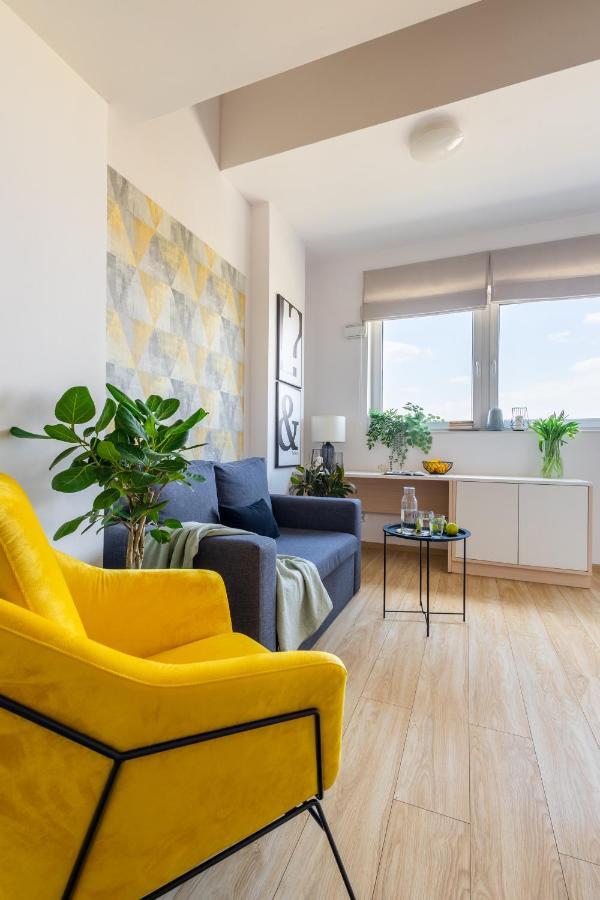 Starter Apartment *