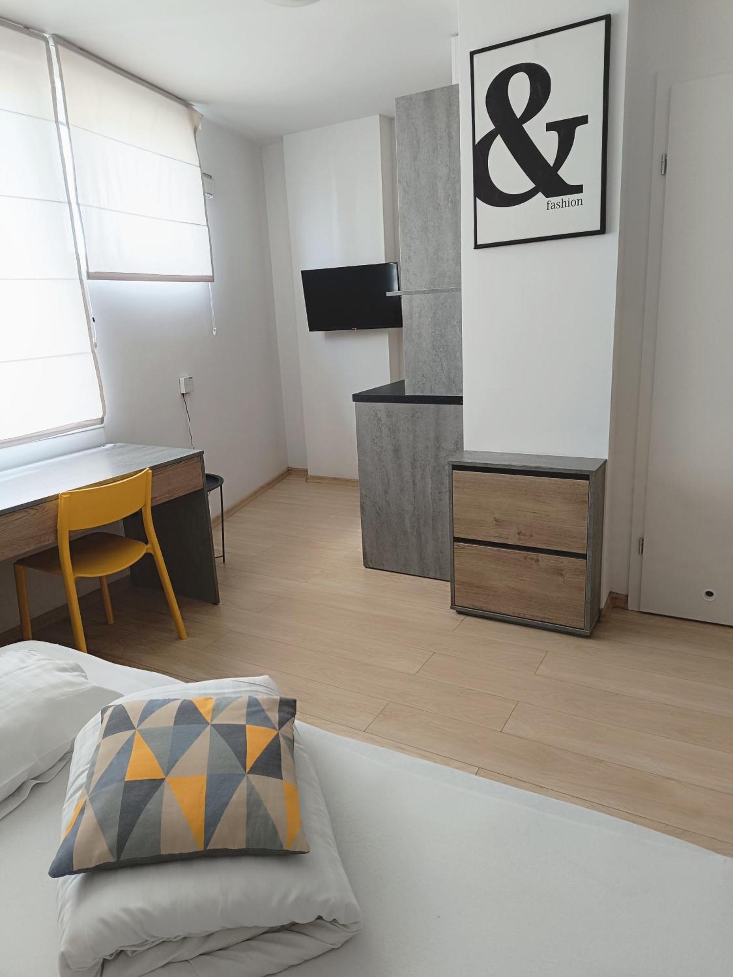 Starter Apartment *